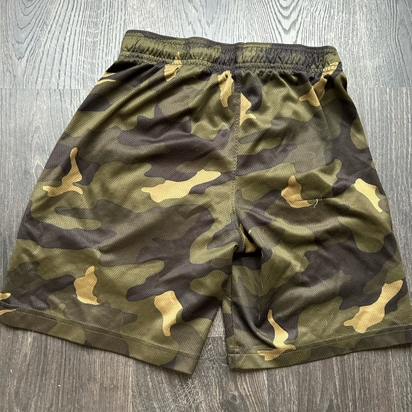 2/$20❤️- SHORTS | Kids youth old navy shorts size medium (8) - Picture 4 of 8